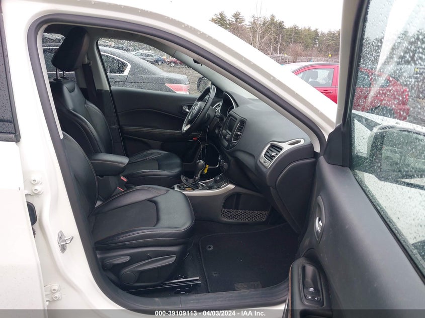 VIN 3C4NJDBB8HT646863 2017 JEEP NEW COMPASS LATITUDE 4X4