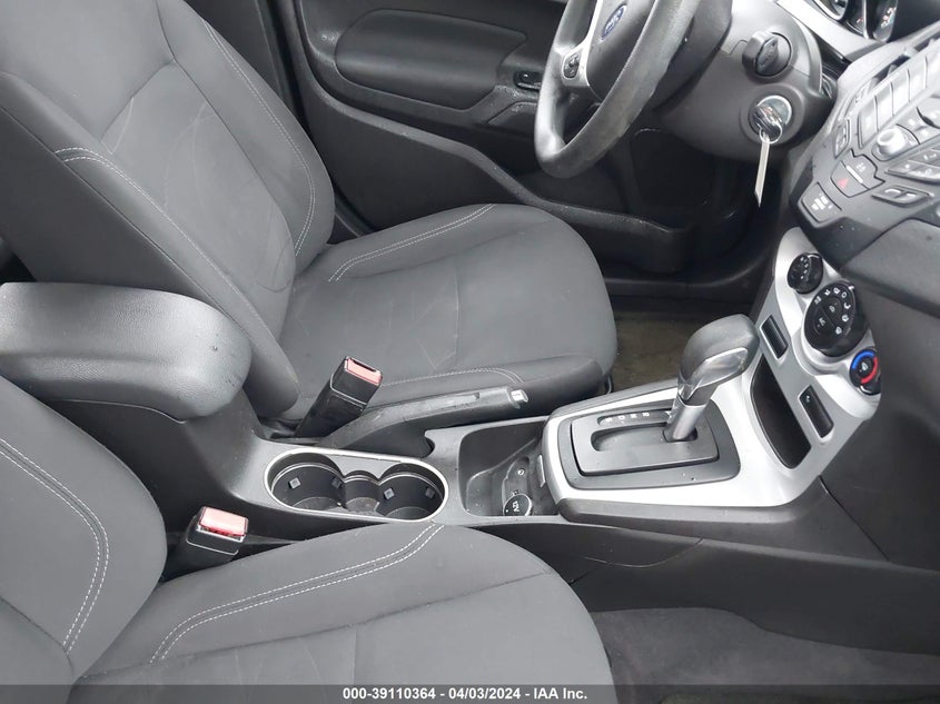 VIN 3FADP4EJ4JM122743 2018 FORD FIESTA SE