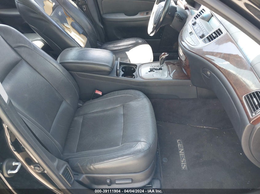 2009 Hyundai Genesis 3.8 VIN: KMHGC46E39U068374 Lot: 39111904