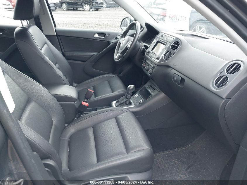 2016 VOLKSWAGEN TIGUAN S - WVGBV7AX9GW617219