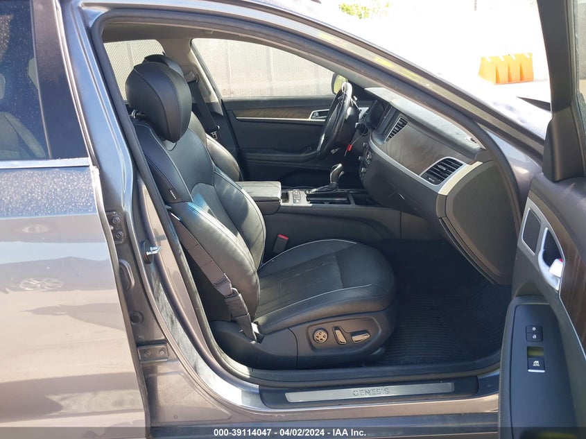 2015 Hyundai Genesis 5.0 VIN: KMHGN4JF6FU069525 Lot: 39114047