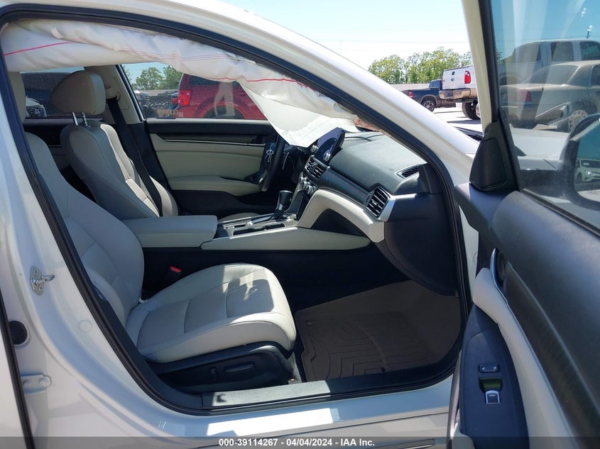 VIN 1HGCV1F93JA069739 2018 HONDA ACCORD TOURING