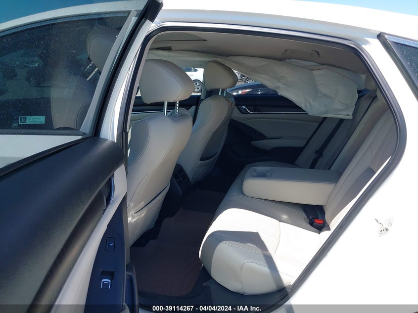 VIN 1HGCV1F93JA069739 2018 HONDA ACCORD TOURING