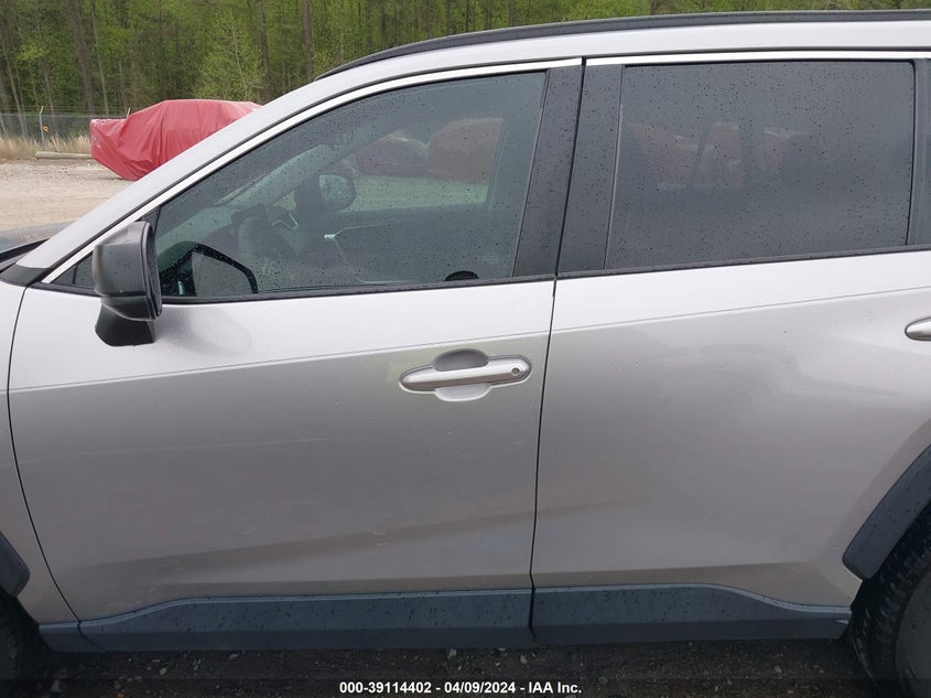 VIN 2T3H1RFV0MC104093 2021 TOYOTA RAV4 LE