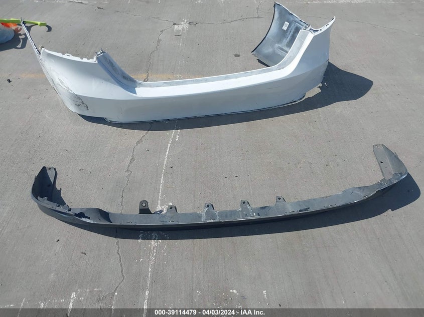 2018 TOYOTA CAMRY LE - 4T1B11HK9JU100315