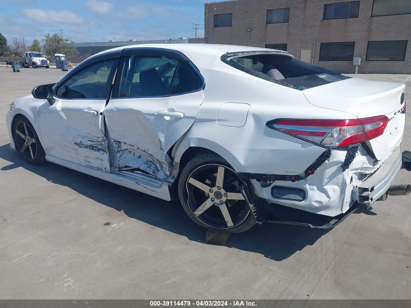 2018 TOYOTA CAMRY LE - 4T1B11HK9JU100315