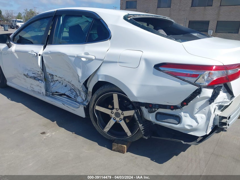 2018 TOYOTA CAMRY LE - 4T1B11HK9JU100315