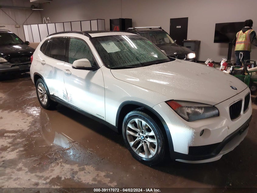 2015 BMW X1 xDrive28I VIN: WBAVL1C52FVY33138 Lot: 39117072