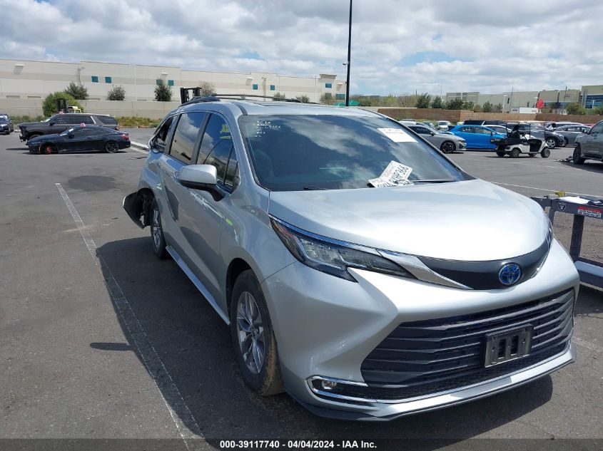 2021 TOYOTA SIENNA  (VIN: 5TDYSKFC8MS040033)