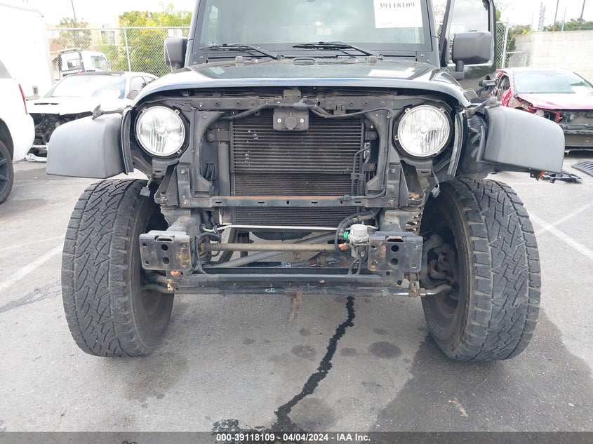 2015 JEEP WRANGLER UNLIMITED SPORT - 1C4BJWDG4FL610703