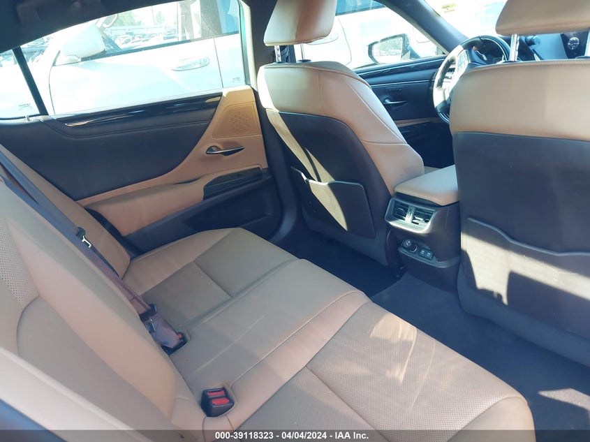 VIN: 58ABZ1B11KU040307 2019 LEXUS ES 350
