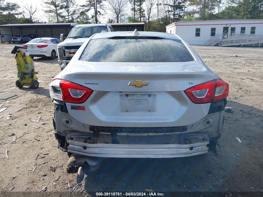 2018 CHEVROLET CRUZE LT - 1G1BE5SMXJ7236051