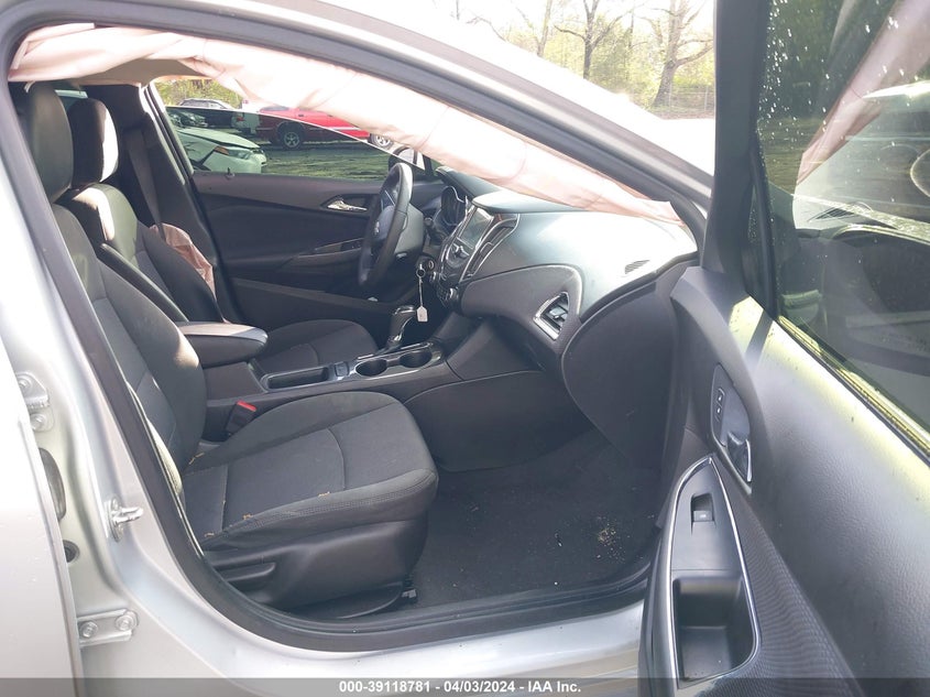 2018 CHEVROLET CRUZE LT - 1G1BE5SMXJ7236051