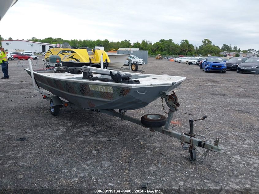 LOWE INDUSTRIES 1983. Lot# 39119134. VIN LWN6008CM83G. Photo 1