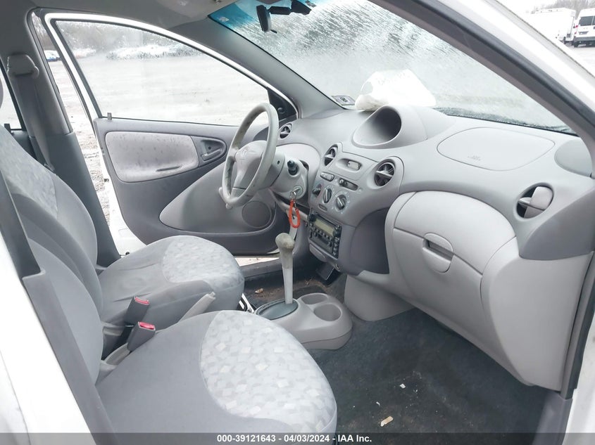 2000 Toyota Echo VIN: JTDBT1231Y0090302 Lot: 39121643