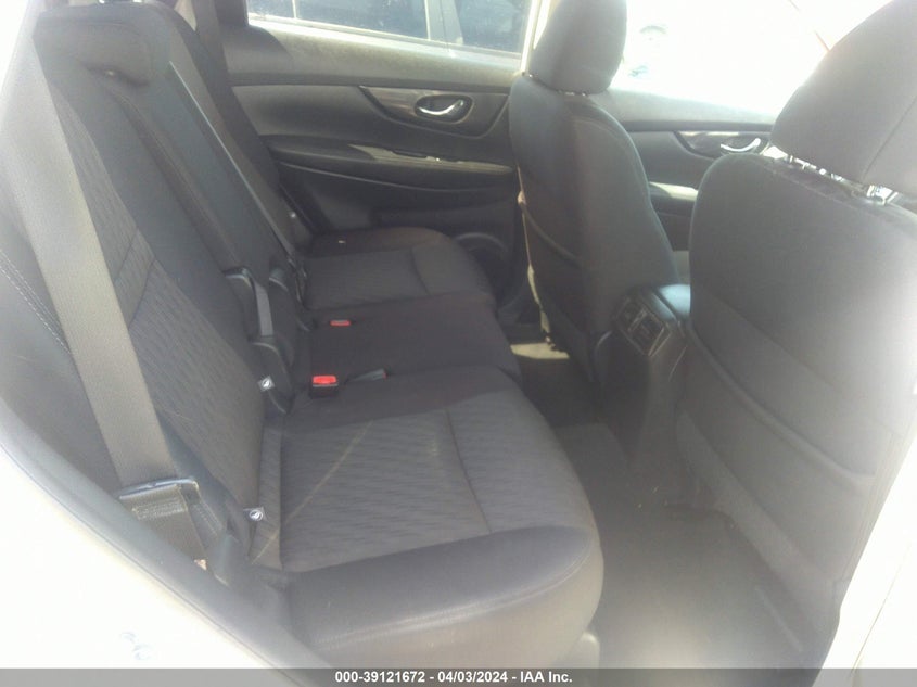 VIN 5N1AT2MV0HC755586 2017 NISSAN ROGUE SV