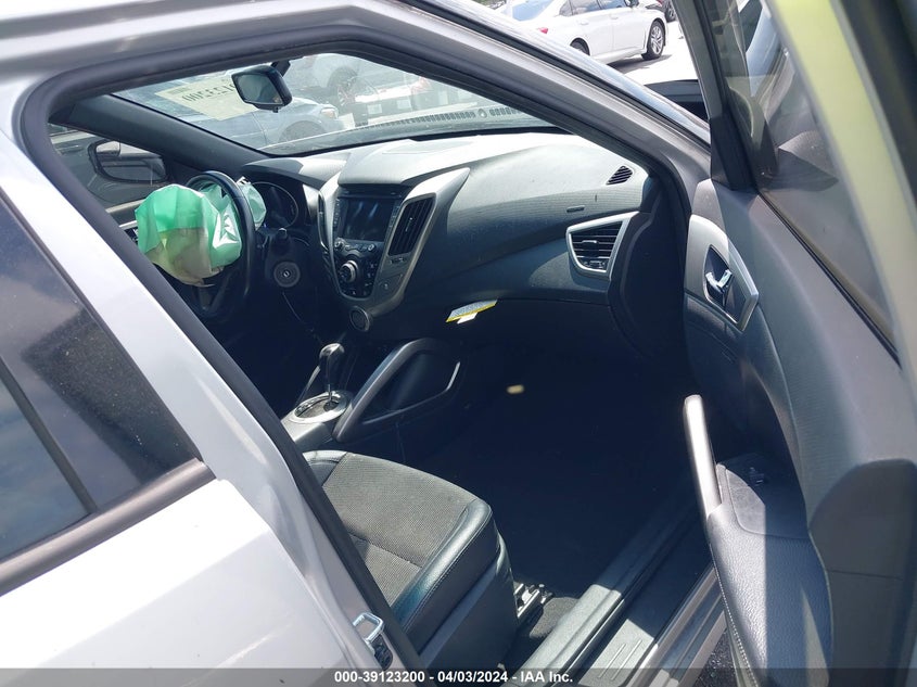 2016 Hyundai Veloster VIN: KMHTC6AD3GU266328 Lot: 39123200