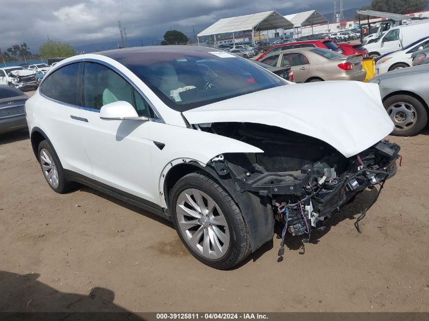 2017 Tesla Model X 100D/75D/90D VIN: 5YJXCAE27HF038070 Lot: 39125811