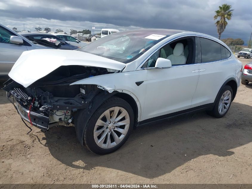 2017 Tesla Model X 100D/75D/90D VIN: 5YJXCAE27HF038070 Lot: 39125811