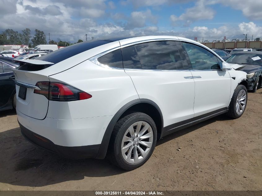 2017 Tesla Model X 100D/75D/90D VIN: 5YJXCAE27HF038070 Lot: 39125811