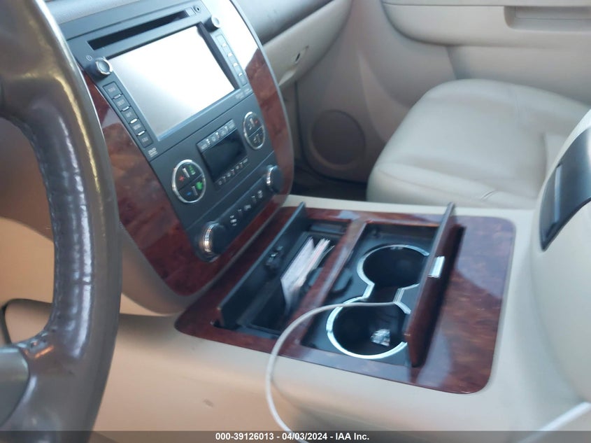 2013 CHEVROLET TAHOE LTZ - 1GNSCCE03DR106560