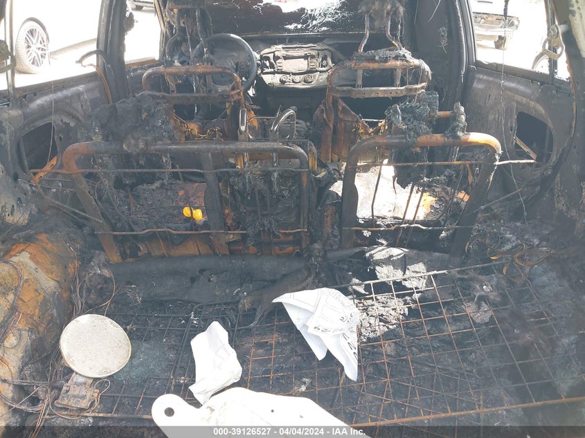 2017 TOYOTA RAV4 LE - JTMZFREV6HJ709701