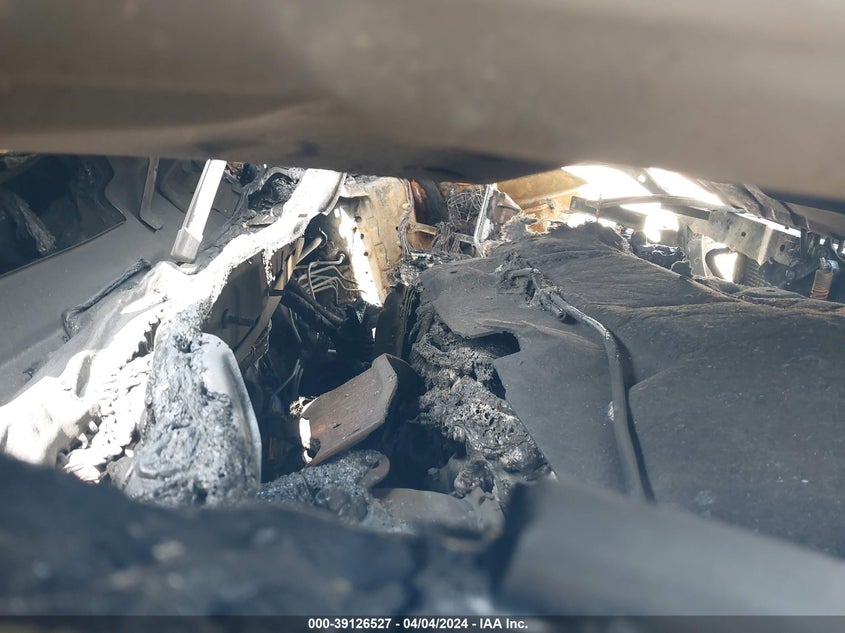 2017 TOYOTA RAV4 LE - JTMZFREV6HJ709701