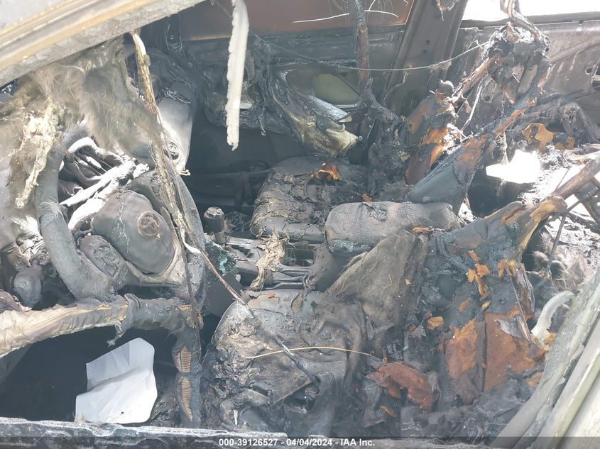 2017 TOYOTA RAV4 LE - JTMZFREV6HJ709701