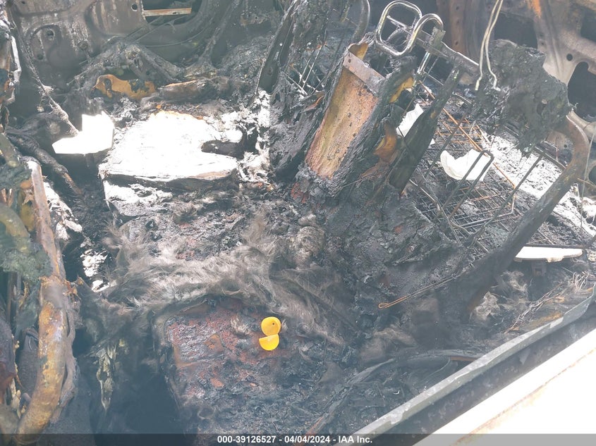 2017 TOYOTA RAV4 LE - JTMZFREV6HJ709701