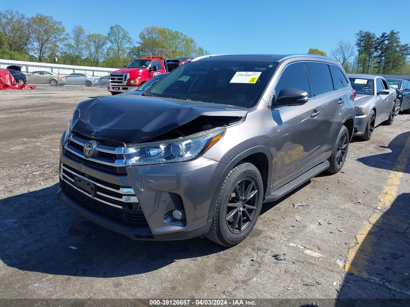 2018 TOYOTA HIGHLANDER VIN: 5TDYZRFH5JS237656