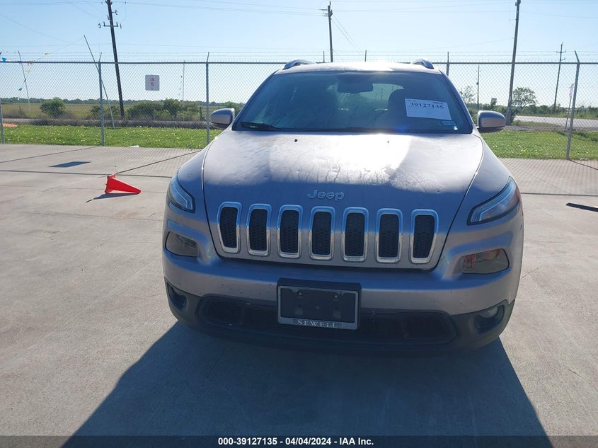 VIN 1C4PJLLB8JD552074 2018 JEEP CHEROKEE LATITUDE PLUS