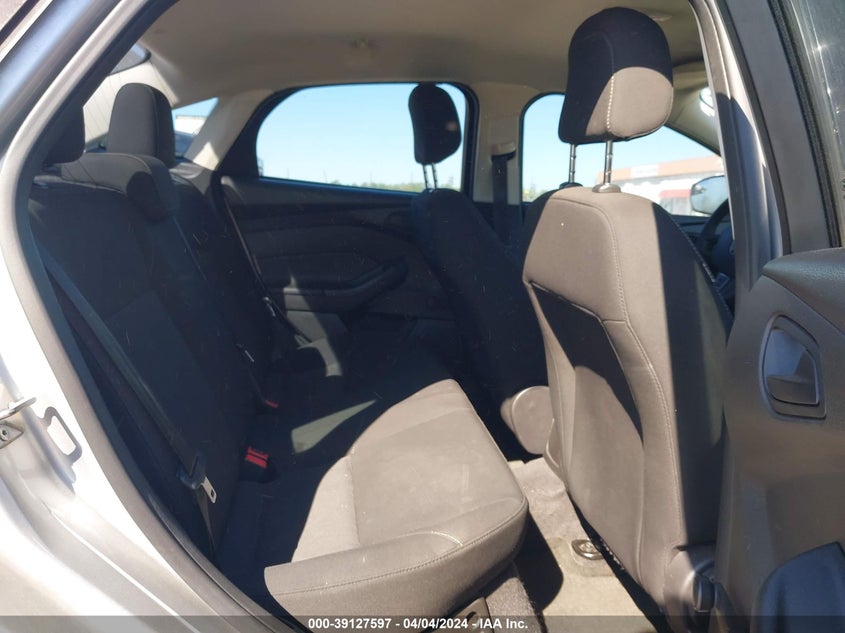 2016 FORD FOCUS VIN: 1FADP3E27GL266221