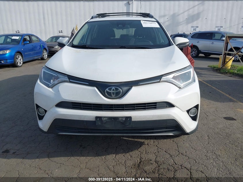 2018 TOYOTA RAV4 ADVENTURE/XLE - 2T3RFREV3JW855464