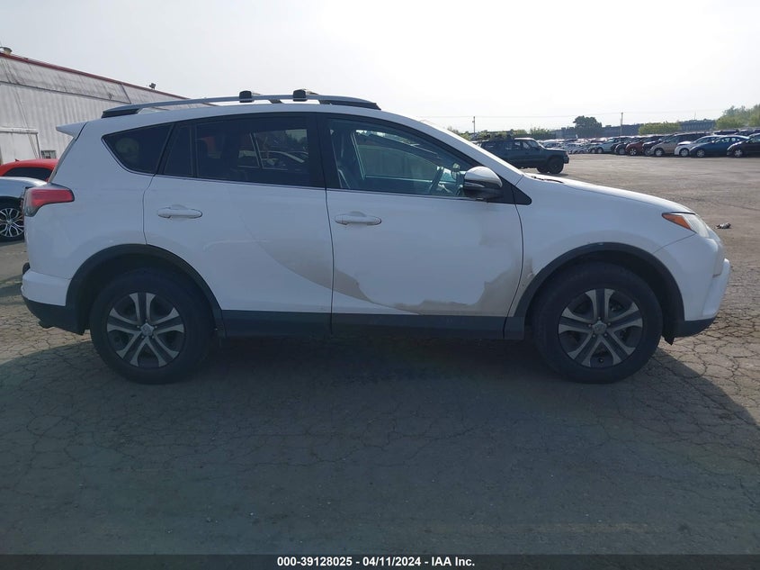 2018 TOYOTA RAV4 ADVENTURE/XLE - 2T3RFREV3JW855464