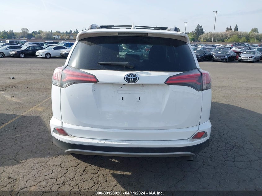 2018 TOYOTA RAV4 ADVENTURE/XLE - 2T3RFREV3JW855464