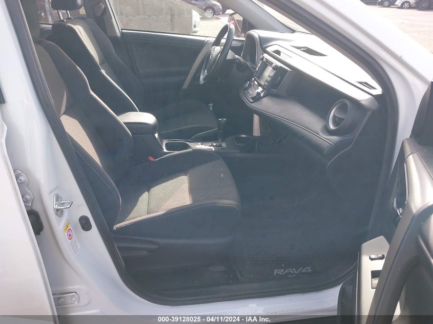 2018 TOYOTA RAV4 ADVENTURE/XLE - 2T3RFREV3JW855464