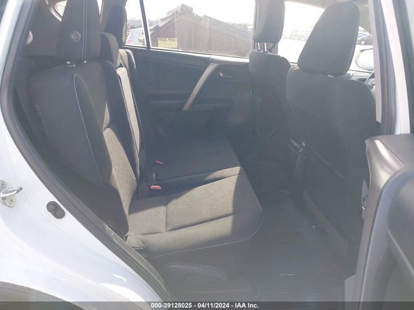 2018 TOYOTA RAV4 ADVENTURE/XLE - 2T3RFREV3JW855464