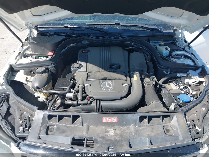 2014 MERCEDES-BENZ C 250 LUXURY/SPORT - WDDGF4HB9EA956773