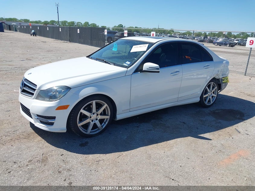 2014 MERCEDES-BENZ C 250 LUXURY/SPORT - WDDGF4HB9EA956773
