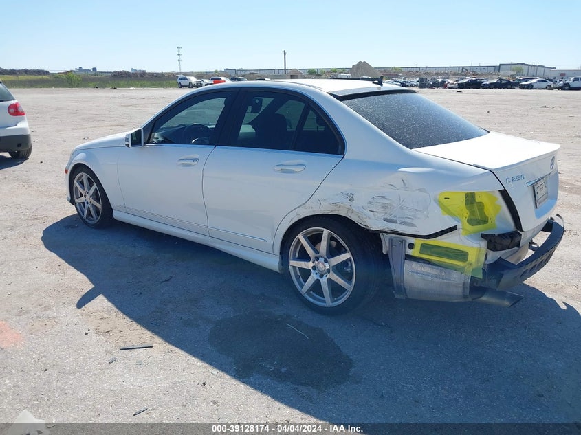 2014 MERCEDES-BENZ C 250 LUXURY/SPORT - WDDGF4HB9EA956773