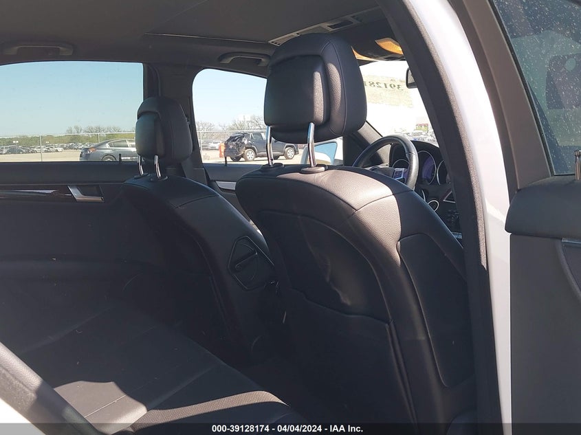 2014 MERCEDES-BENZ C 250 LUXURY/SPORT - WDDGF4HB9EA956773