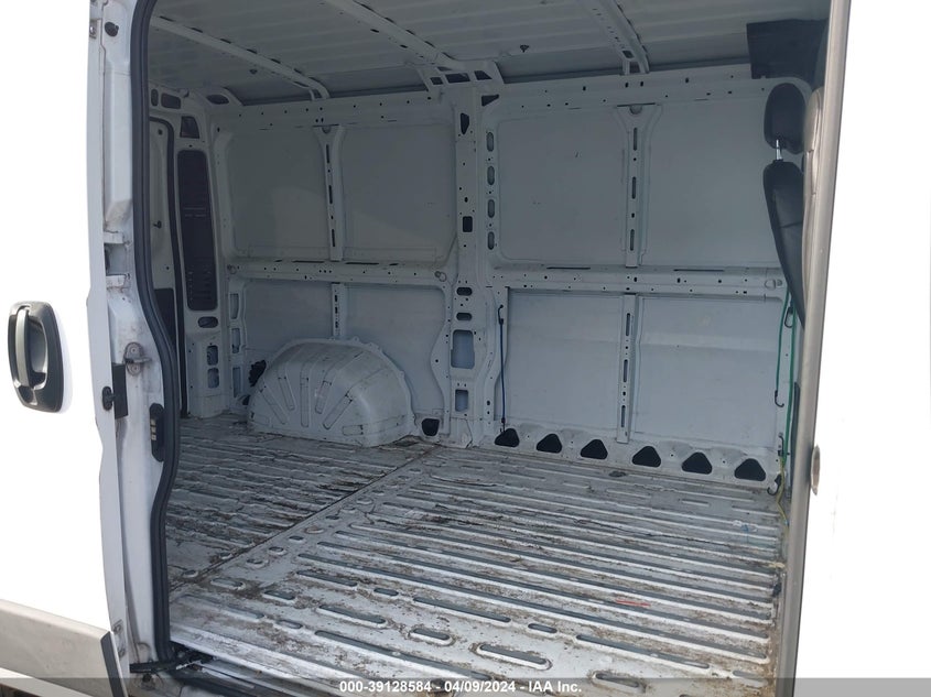 2018 RAM PROMASTER 1500 LOW ROOF 136 WB - 3C6TRVAGXJE104071