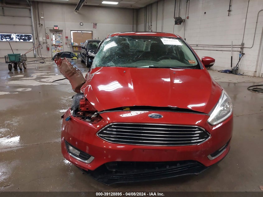 VIN 1FADP3N29JL279639 2018 FORD FOCUS TITANIUM