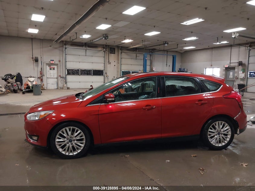VIN 1FADP3N29JL279639 2018 FORD FOCUS TITANIUM