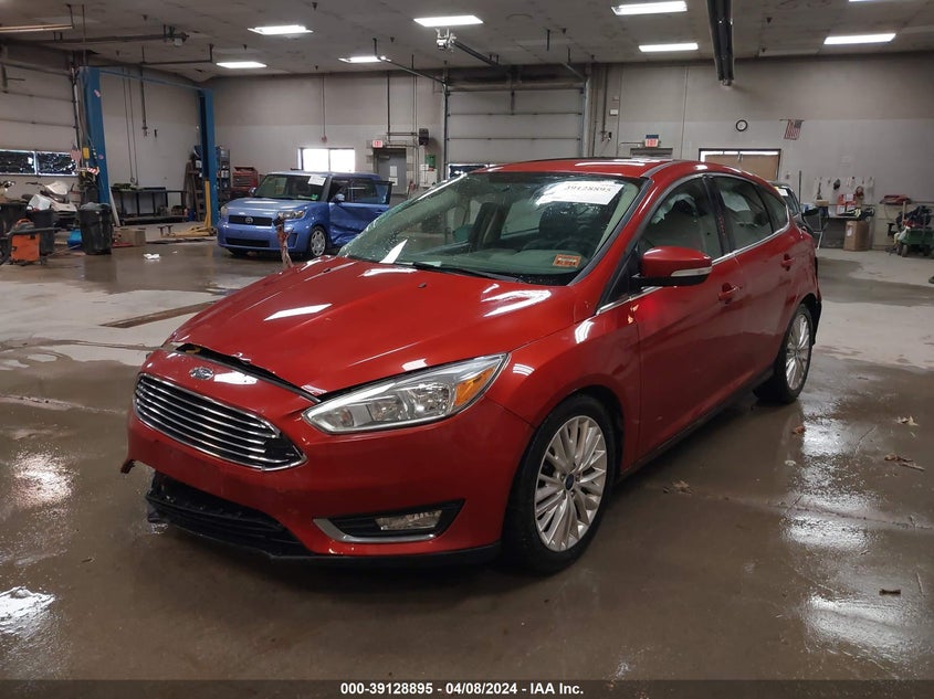 VIN 1FADP3N29JL279639 2018 FORD FOCUS TITANIUM