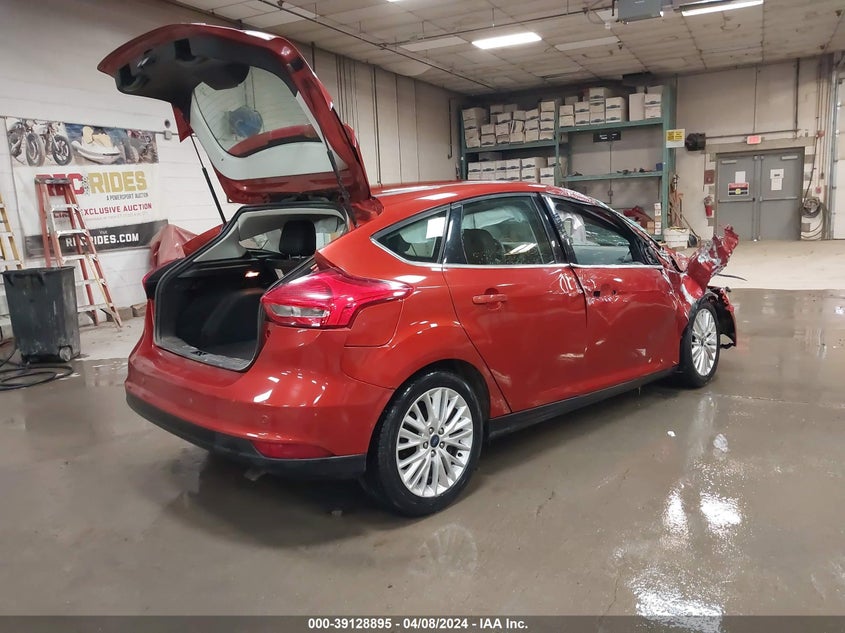 VIN 1FADP3N29JL279639 2018 FORD FOCUS TITANIUM