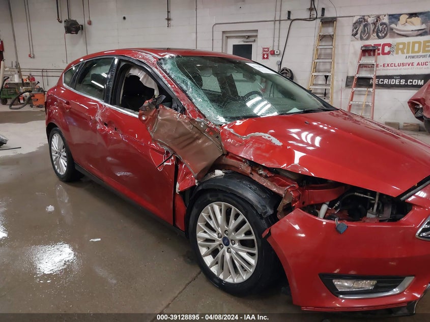VIN 1FADP3N29JL279639 2018 FORD FOCUS TITANIUM