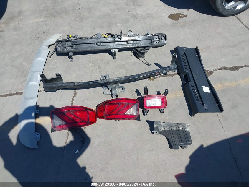 2022 HYUNDAI VENUE LIMITED - KMHRC8A32NU191289