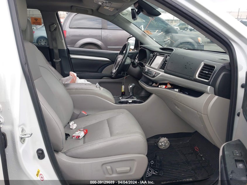 2018 TOYOTA HIGHLANDER SE/XLE - 5TDKZRFH6JS549734