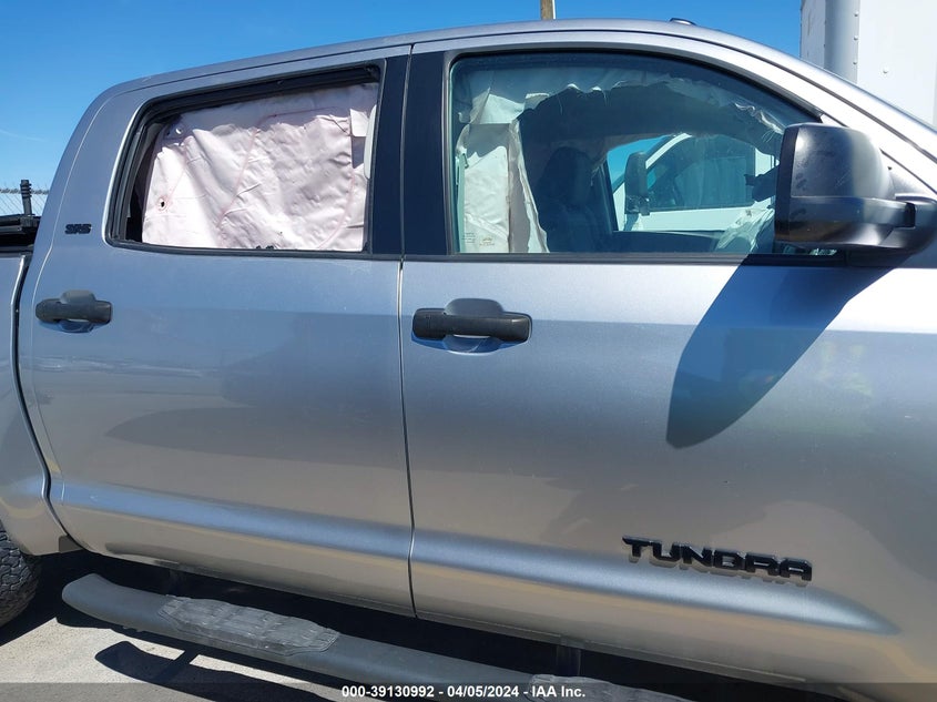 VIN 5TFEM5F15JX128153 2018 TOYOTA TUNDRA CREWMAX SR5